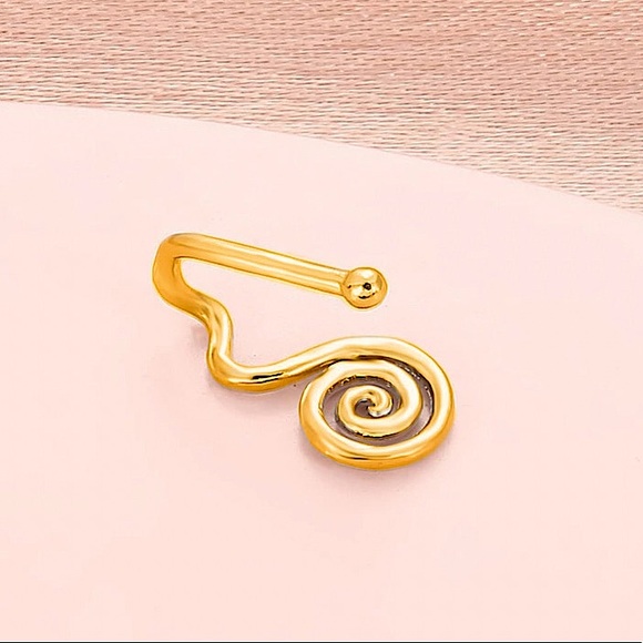 ⚜️[𝟯/$𝟭𝟴]⚜️NEW Swirl Simple Fake Nose Ring - Picture 5 of 7